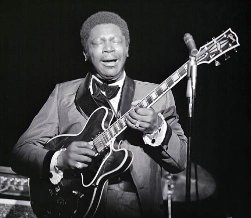 Photo of BB King on stage at Caesars Palace in 1969