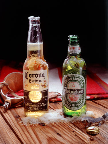 Image of Corona and Heineken beer bottles